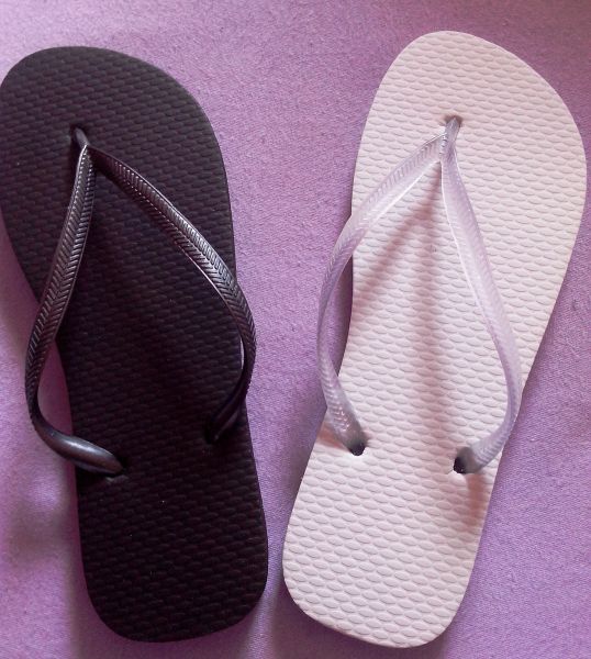Chinelos Branco ou Preto